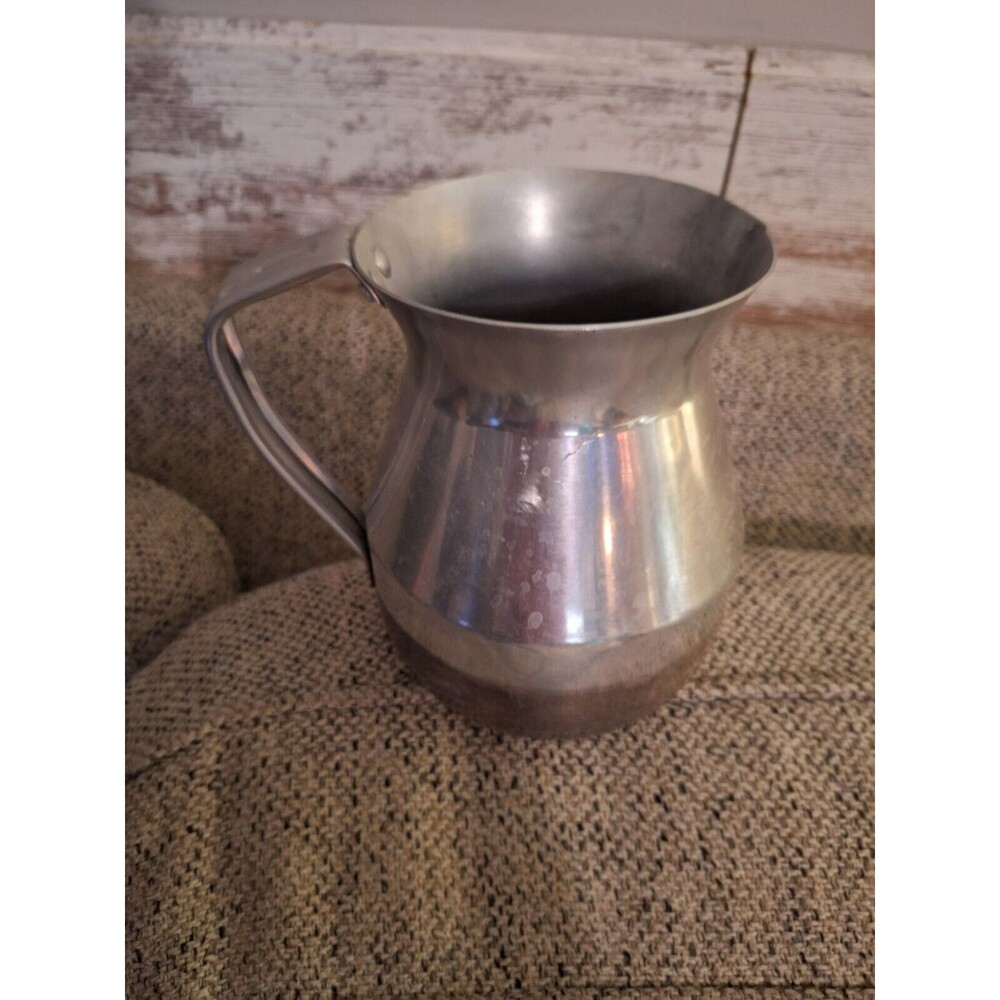 Vintage IMUSA Water Silver color Beverage Pitcher Aluminum 6.5"L‎ x 5.15W